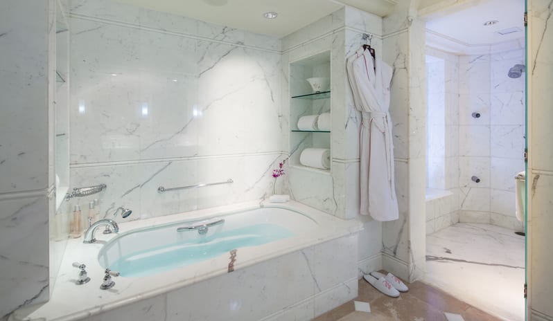 SANDY LANE - OCEAN ROOM BATHROOM